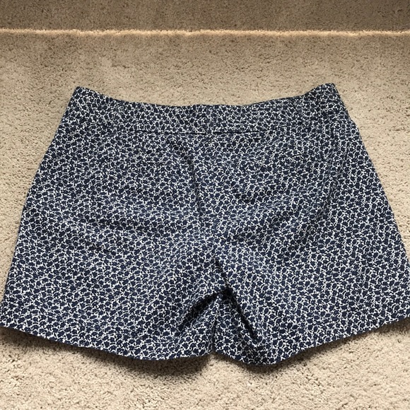 Loft Blue Floral Shorts - Picture 2 of 5